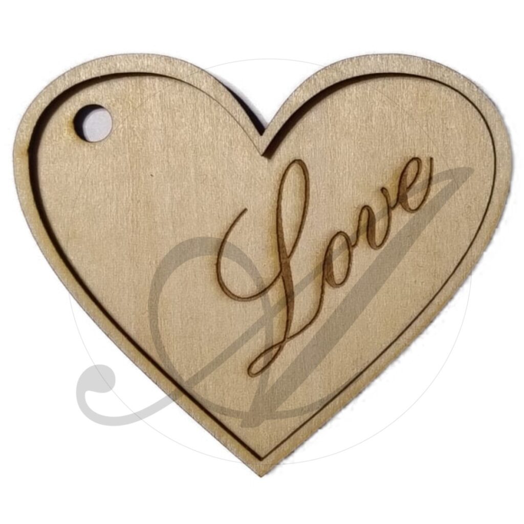 Gravírované srdce s nápisem "Love"
